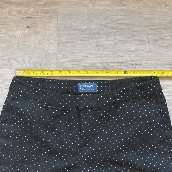 Old Navy Black and White Polka Dot Harper Cropped Pants - Picture 4 of 7